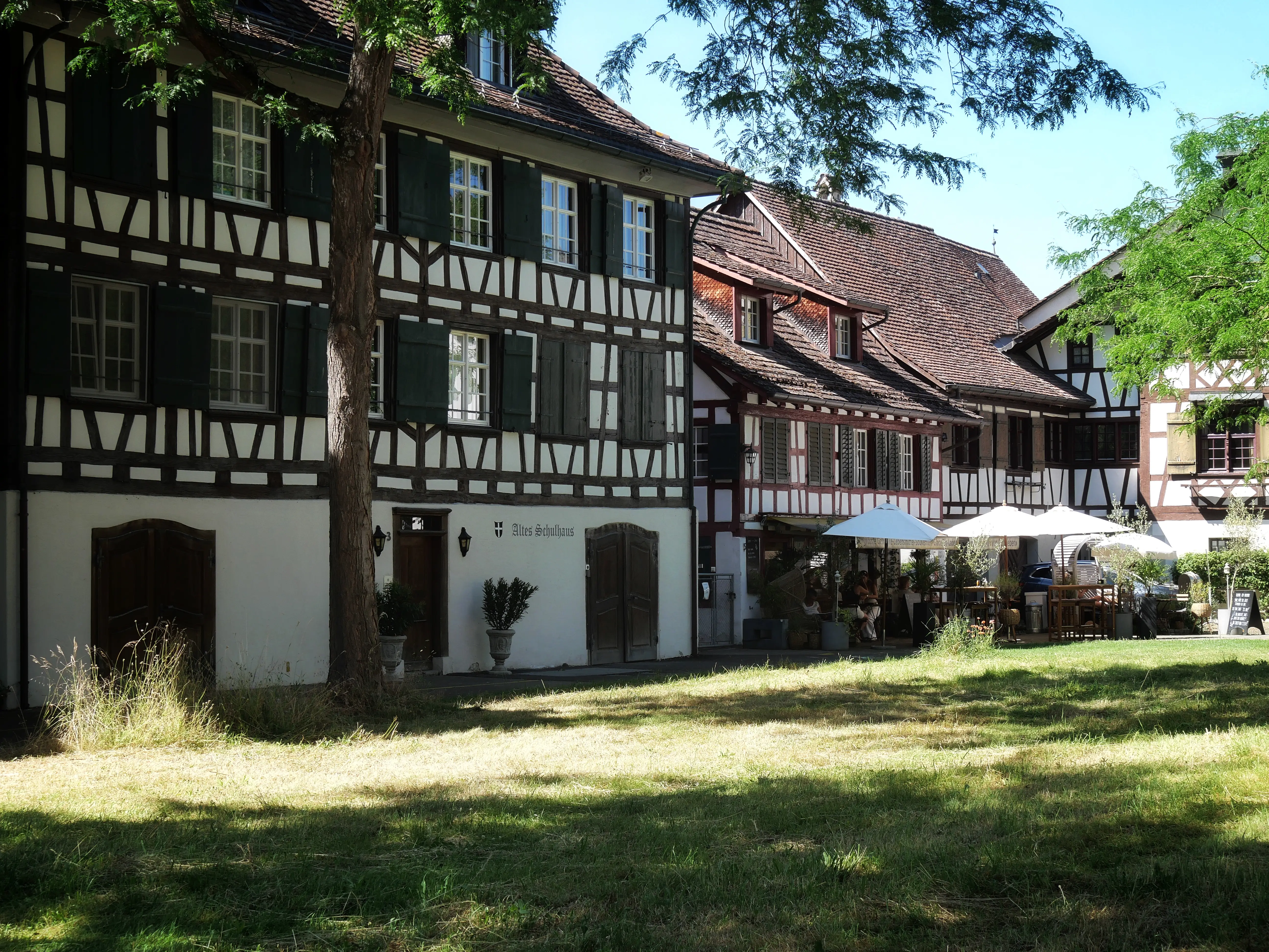 Gottlieben am Rhein: Genuss, Wasserabenteuer & Design mit Aussicht