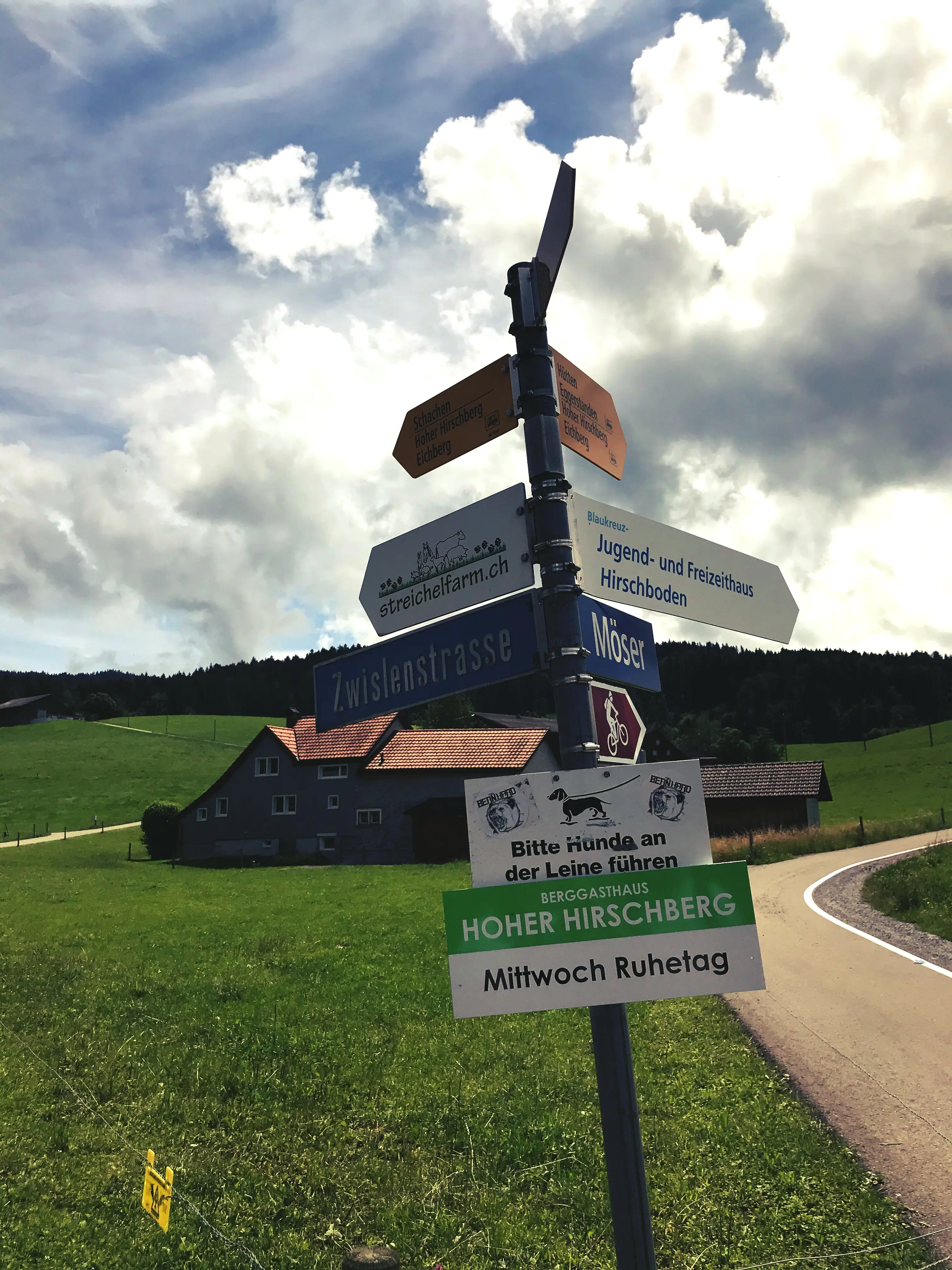 Der Weg zum Hohen Hirschberg bei Gais ist gut ausgeschildert.