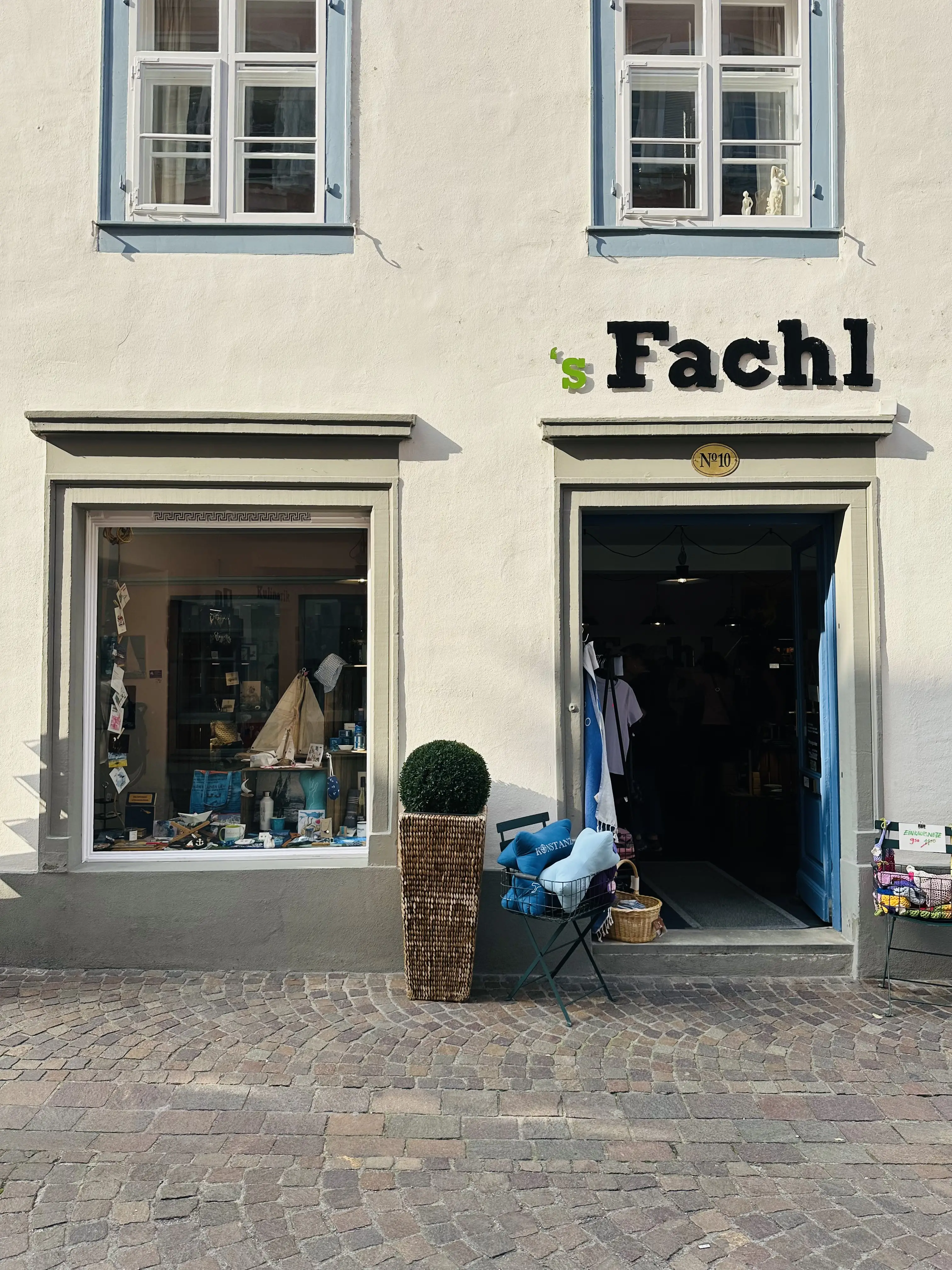 Das Konzept von s'fachl gibt es auch in der Konstanzer Altstadt und beherbergt verschiedenste, regionale Produkte und Künstler*innen.